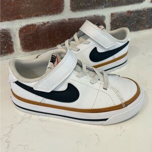 Kids US 9C Nike Court Legacy Sneakers